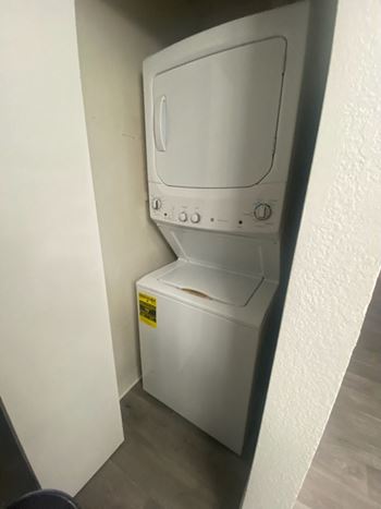 Washer / dryer in select units
