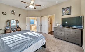 Killeen house for rent - a bedroom with a bed and a tv