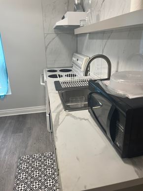 Hamilton apartment for rent - 188 Wellington St., N., - Unit 1, SFH main floor