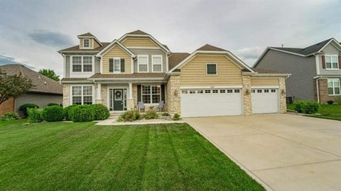 Floor plan for 5 beds, 2.5 baths, 3600 sqft
