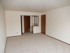 Elk Grove Village house for rent - 805 Oakton Street
