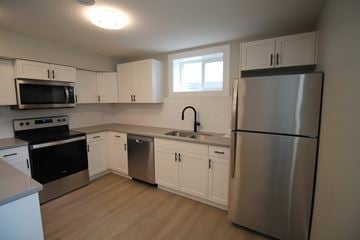 Edmonton house for rent - Basement, 4433 117 Avenue Northwest
