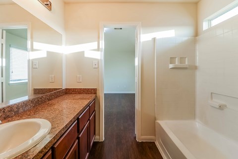 Floor plan for 3 beds, 2.5 baths, 1539 sqft