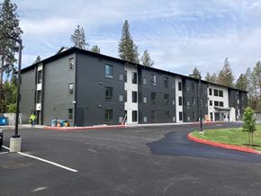 Spokane apartment for rent - Hifumi En building facade.