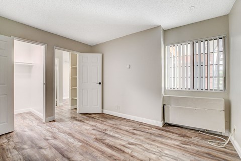 Floor plan for 3 beds, 2 baths, 800 sqft