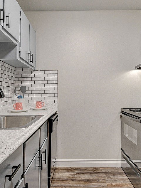 Floor plan for 2 beds, 1 bath, 800 sqft
