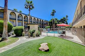Las Vegas apartment for rent - Source URL: https://medialibrarycf.entrata.com/13886/MLv3/3/27/2023/07/29/112724/64c5f4bc802da4.11223006190.jpg
