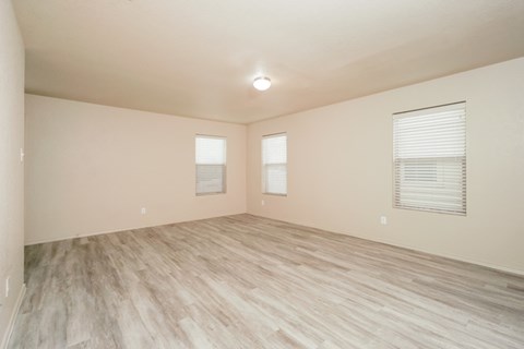 Floor plan for 3 beds, 2.5 baths, 1645 sqft