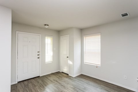 Floor plan for 4 beds, 2.5 baths, 2039 sqft