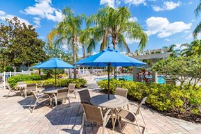 Orlando apartment for rent - Pool Seating