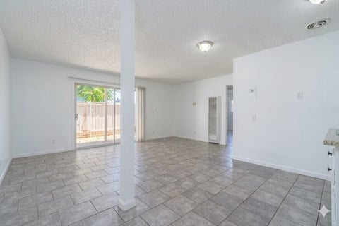 Floor plan for 2 beds, 1 bath, 850 sqft