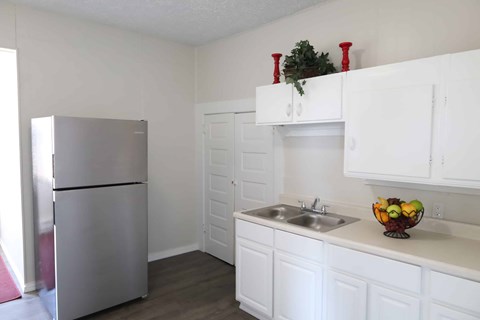 Floor plan for 1 bed, 1 bath, 600 sqft