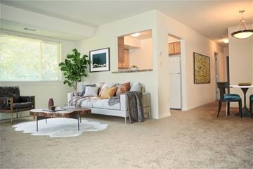 Aberdeen apartment for rent - a living room with a couch and a table