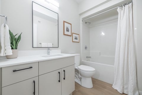 Floor plan for 2 beds, 2 baths, 930 sqft