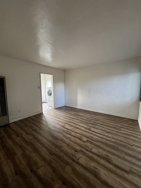 Floor plan for 2 beds, 1 bath, 550 sqft
