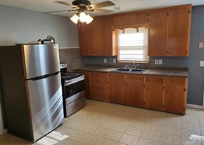 Clinton house for rent - 402 Flora