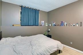 Calgary house for rent - 27 Macewan Dr NW