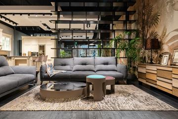 New York apartment for rent - a living room with couches and a coffee table