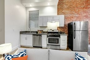 Los Angeles apartment for rent - Source URL: https://medialibrarycf.entrata.com/2342/MLv3/3/27/2023/10/12/092047/65280ecec122e0.44052347667.jpg