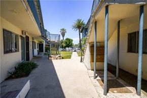 Winnetka apartment for rent - A sunny day at the beachfront with a clear blue sky.