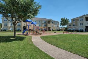 Houston apartment for rent - Source URL: https://medialibrarycf.entrata.com/12021/MLv3/3/27/2023/12/07/032643/657246a386d4b3.56574866957.jpg