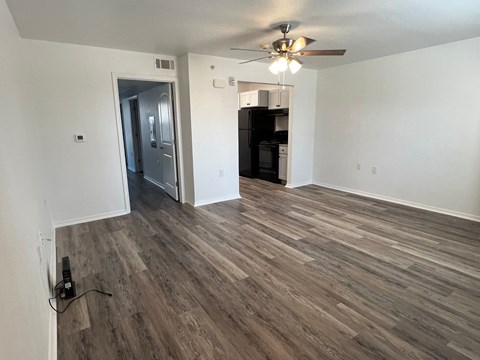 Floor plan for 1 bed, 1 bath, 725 sqft