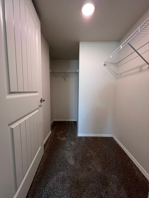 Floor plan for 2 beds, 2 baths, 925 sqft