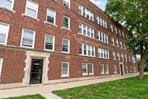 Chicago apartment for rent - brick Building in uptown