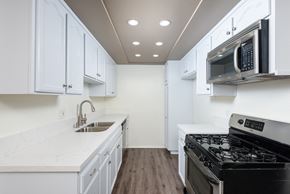 Studio City apartment for rent - The Grove  kitchen