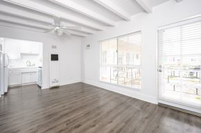 Long Beach apartment for rent - Bayside  room