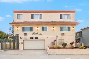 Hawthorne apartment for rent - The image shows a building with the number 4451 and the name "Pine's Inn" on it.