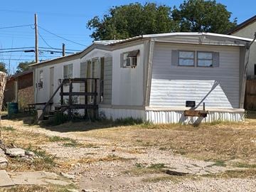 Littlefield house for rent - 513 W 3rd St