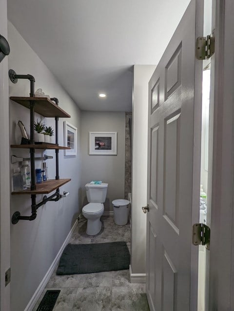Floor plan for 1 bed, 1 bath, 650 sqft