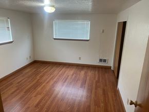 Grandview house for rent - 112 1/2 N Elm St