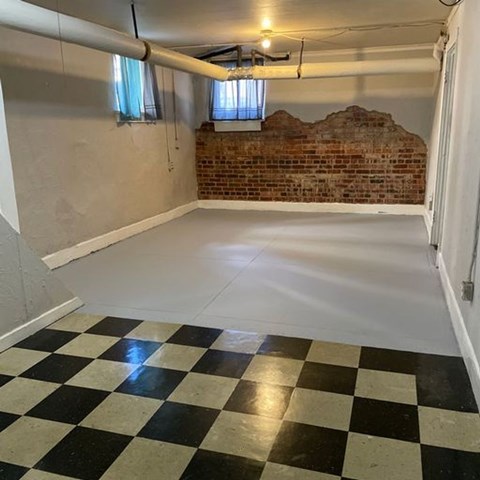 Floor plan for studio, 1 bath, 350 sqft