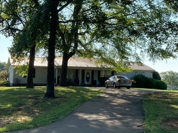 Paris house for rent - 2447 India Road