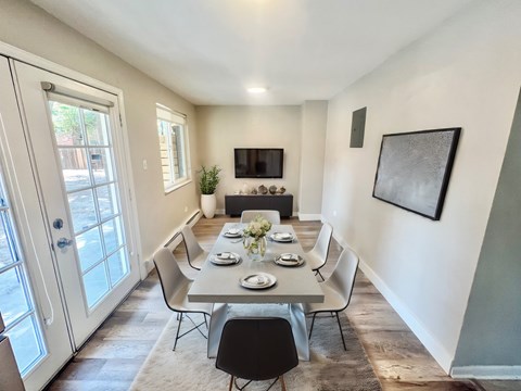 Floor plan for 2 beds, 1 bath, 725 sqft
