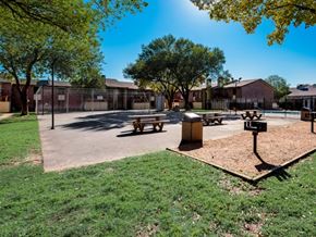 Irving apartment for rent - Source URL: https://medialibrarycf.entrata.com/2648/MLv3/3/27/2022/2/24/22580/5fa1c104d95b30.01892672332.jpg