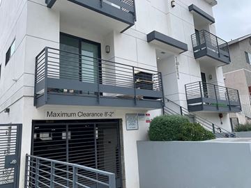Los Angeles apartment for rent - A building with a sign that says Maximum Clearance 8'2".