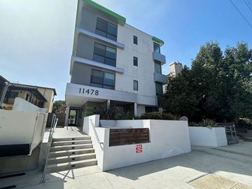Los Angeles apartment for rent - A white building with the number 11478 on it.