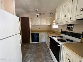 Interlachen house for rent - 112 Tempest Street