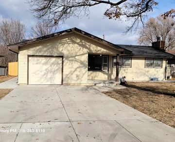Wichita house for rent - 8302 East Bayley Street