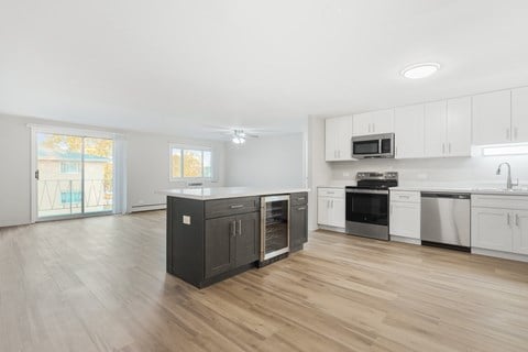 Floor plan for 2 beds, 1.5 baths, 1070 sqft