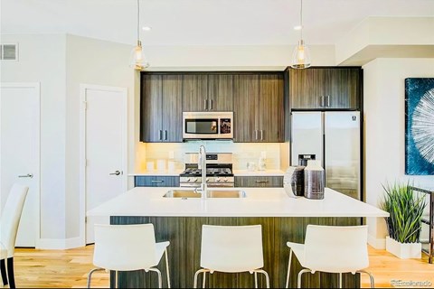 Floor plan for 2 beds, 2.5 baths, 1079 sqft