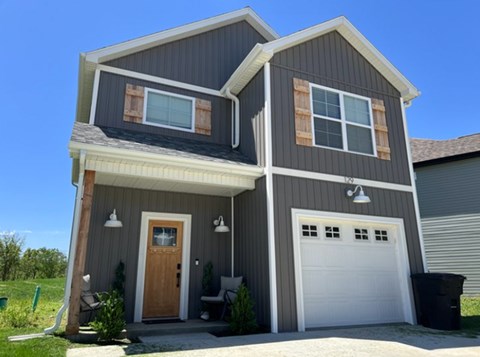 Floor plan for 3 beds, 2.5 baths, 1532 sqft