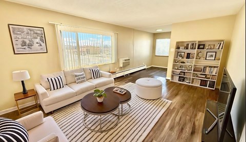 Floor plan for 1 bed, 1 bath, 610 sqft