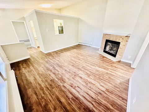 Floor plan for 2 beds, 2 baths, 925 sqft