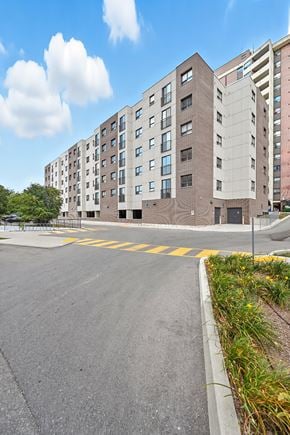 Oakville apartment for rent - 1254 Marlborough Court