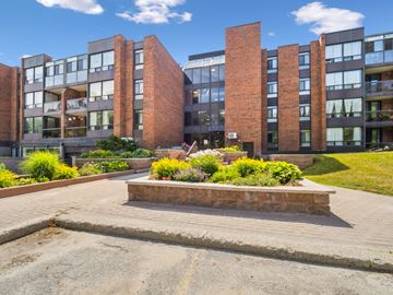 Barrie apartment for rent - 12 Heather Street