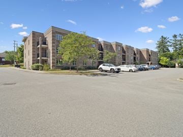 Barrie apartment for rent - 76 Ardagh Road